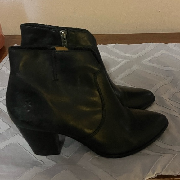 Frye Jennifer Black Leather Boots Sz 7.5 - Picture 1 of 11